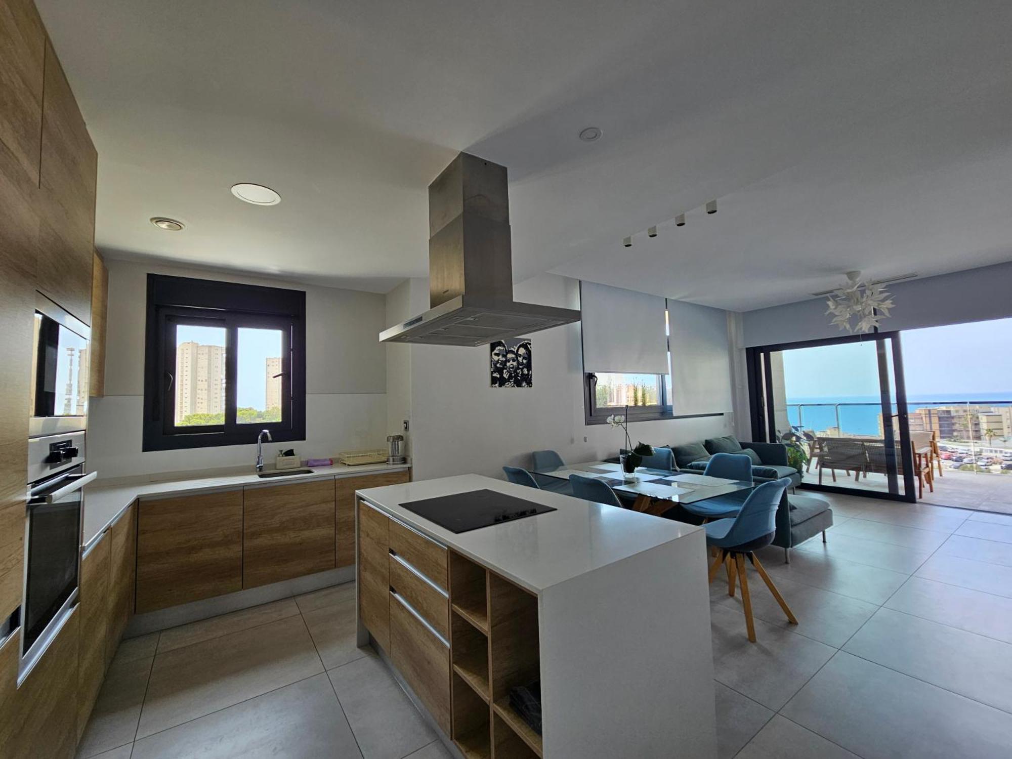люкс аппартаменты с фантастическим видом Sunset Waves Benidorm
